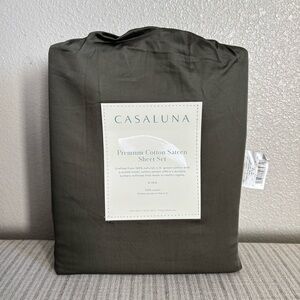 NWT King 600 Thread Count Sateen Sheet Set Olive Green - Casaluna